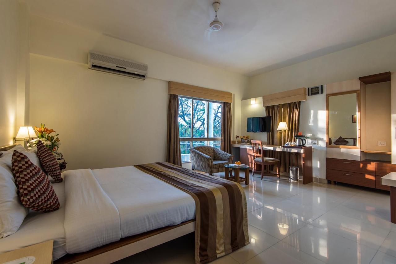 Hotel Phoenix Koregaon Park Pune Exterior foto