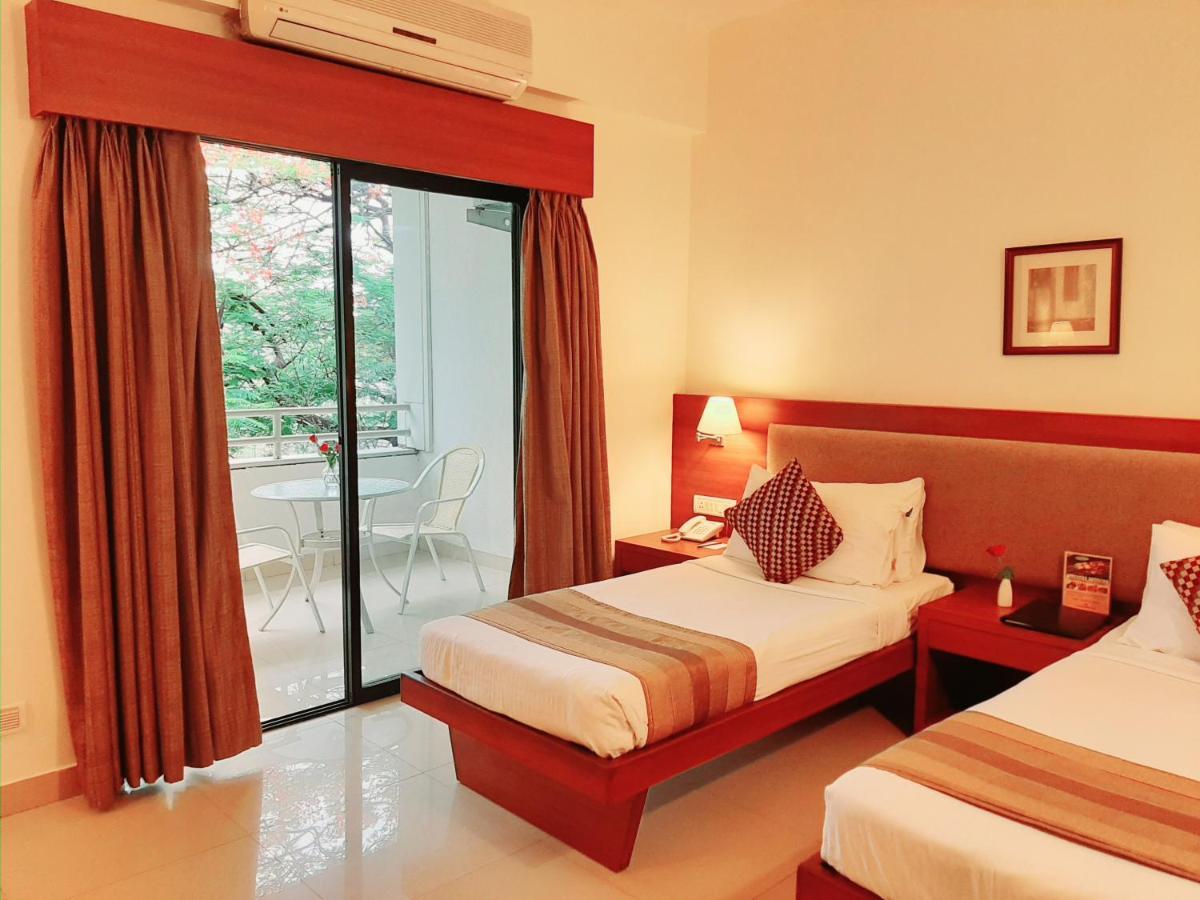 Hotel Phoenix Koregaon Park Pune Exterior foto